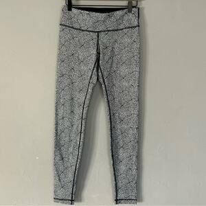 Lululemon Wunder Under Leggings - Black & White Floral Size 6